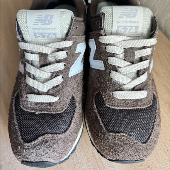 New Balance Women’s Brown Sneakers - Picture 8 of 9